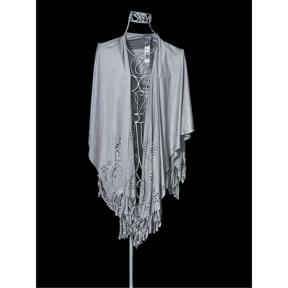 GOOD CONDITION WOMEN Chicos Bone colored shawl with intricate cut out designs an